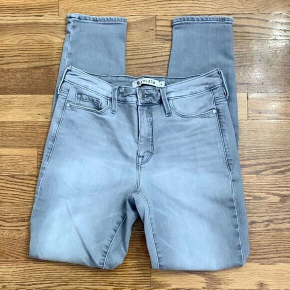 Athleta Sculptec Skinny Grey Wash Jeans. Size 4 - Picture 2 of 9
